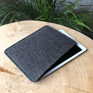 Hülle für das iPad/Tablett NATURA  aus Wollfilz und Leder. Viele Farbkombinationen