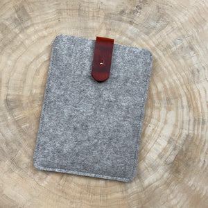 Wollfilz Hülle für das iPad oder Notebook. Braun, Anthrazit und Natur