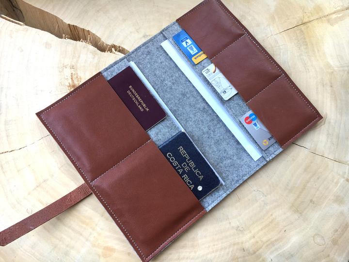 Travel-Organizer aus Wollfilz und Vegan Leder für Reisepass, Tickets,  Kreditkarten, Bargeld und sonstige Papiere Mit vielen Fäch…